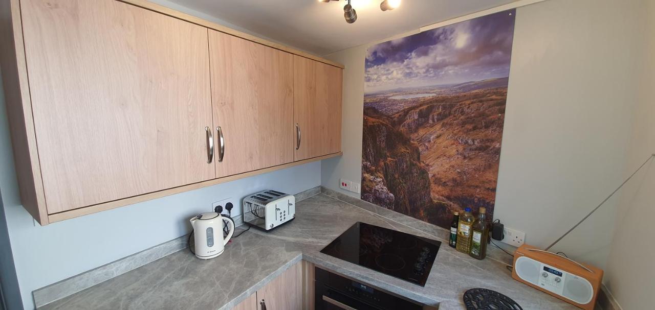 Cheddar Village Apartment Extérieur photo