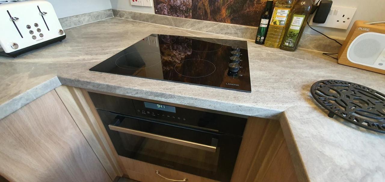 Cheddar Village Apartment Extérieur photo